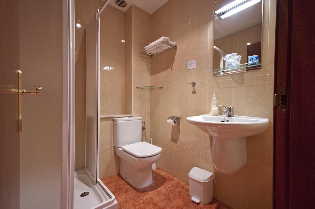 U-Hotel Dario Lugo Room photo